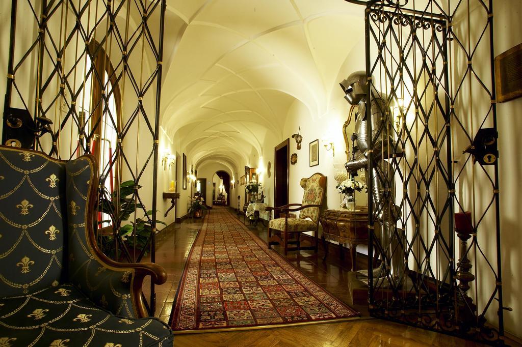Schlosshotel Post Edelfreisitz Sprengenstein Imst Luaran gambar