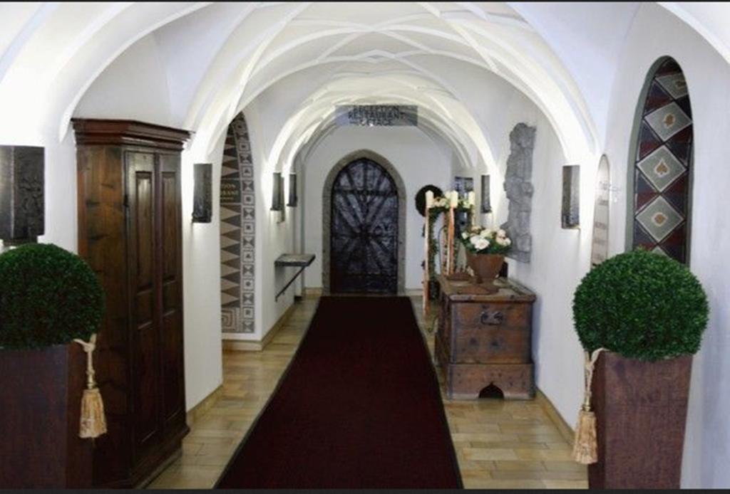 Schlosshotel Post Edelfreisitz Sprengenstein Imst Luaran gambar