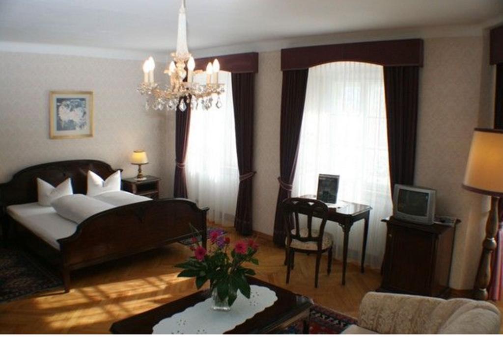 Schlosshotel Post Edelfreisitz Sprengenstein Imst Luaran gambar
