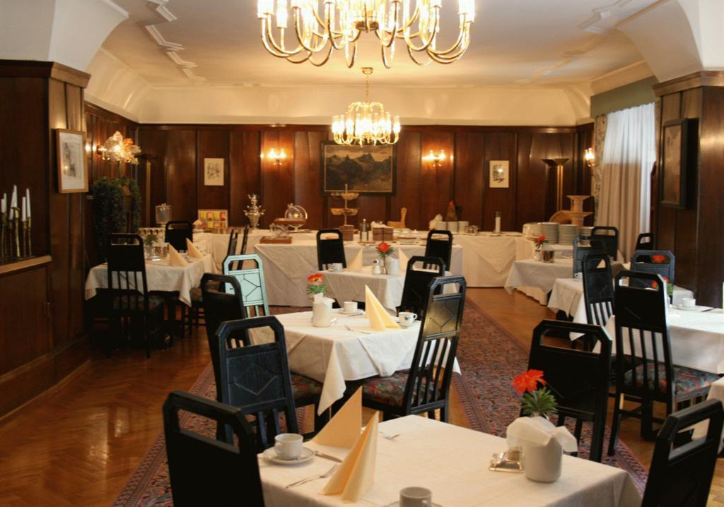 Schlosshotel Post Edelfreisitz Sprengenstein Imst Luaran gambar