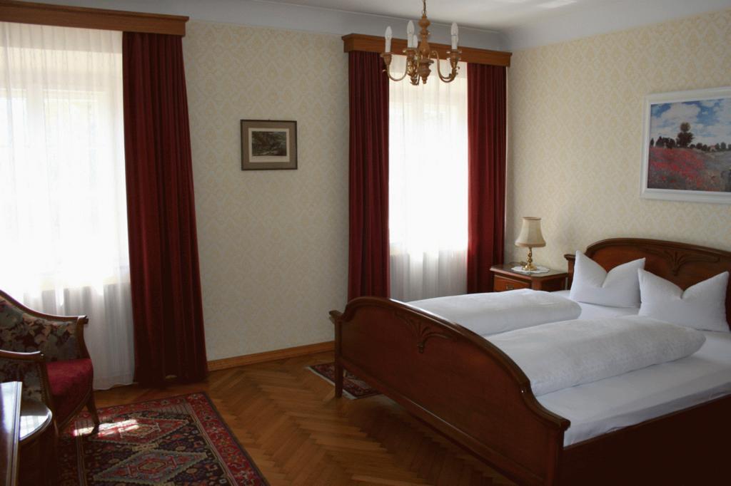 Schlosshotel Post Edelfreisitz Sprengenstein Imst Bilik gambar